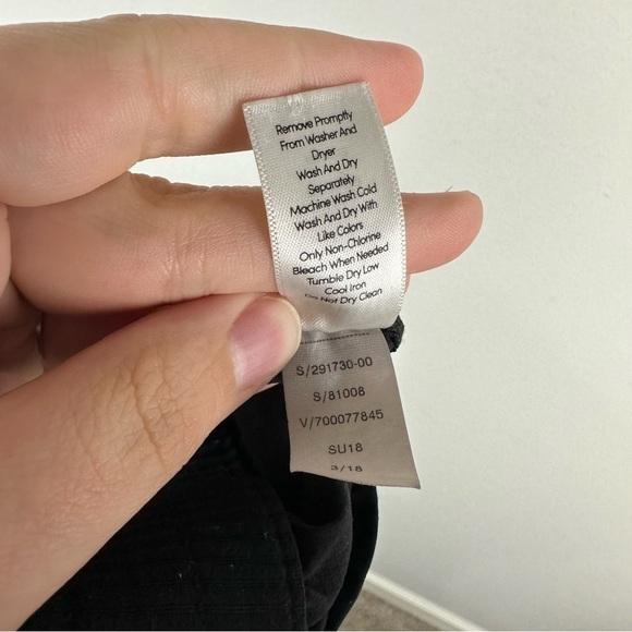 Athleta Black Mod Trekkie Ripstop Athleisure Shorts Size 4 - Picture 6 of 6